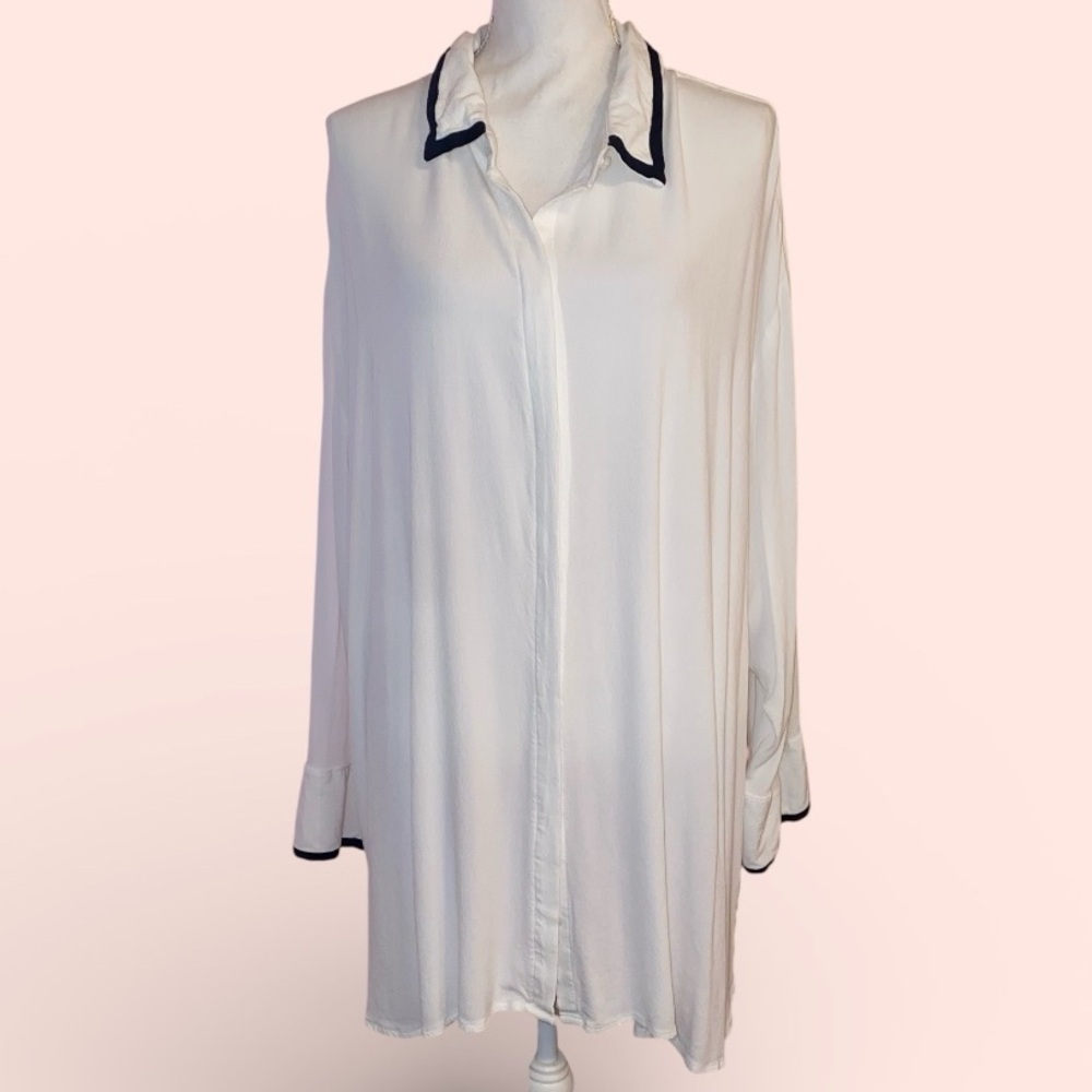 OLD NAVY Plus Size Button Down Blouse White Black Trim Size 4X